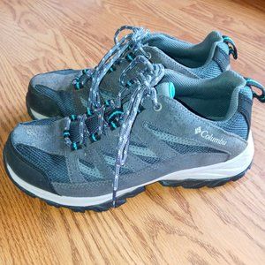 Women's Columbia Hiking Shoes - Excellent Condition with Perfect Outsoles - 7.5